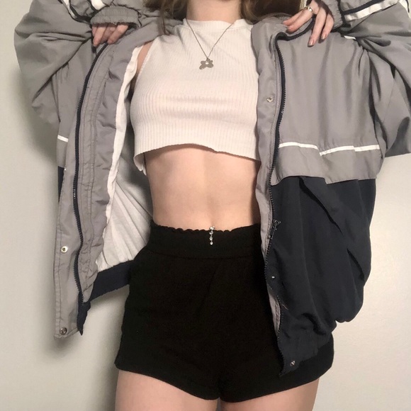 Vintage windbreaker jacket! - Picture 3 of 3